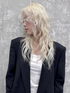 オーン 渋谷(OOn) white blonde