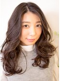 うるおいたっぷり大きめ美髪カールヘア