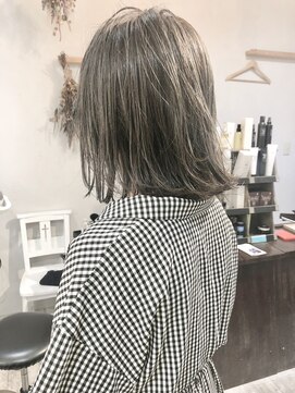 ヘアーアンドアトリエ マール(Hair&Atelier Marl) 【Marl】アッシュベージュカラーの外ハネミディ♪
