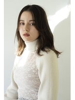 シエカ(CIECA.)&nbsp;［CIECA.] 女性らしいミディアムヘアとリップラインバング