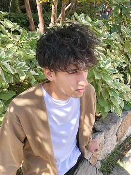 ヘッズ 本八幡店(HEADS) MEN'S HAIR センターパート ツイストスパイラル コンマヘア