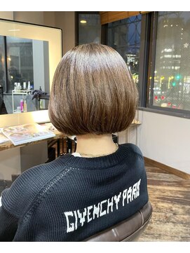 ヘアアンドメイク エジェリ(hair&make egerie) 切りっぱなし・韓国風タンバルモリ・ミニボブ