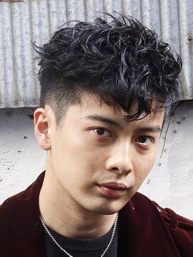 オーシャントーキョー ホワイト 原宿(OCEAN TOKYO WHITE) メンズツーブロック黒髪パーマショート