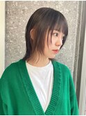 インナーカラーベージュイヤリングカラーミディアムレイヤーボブ