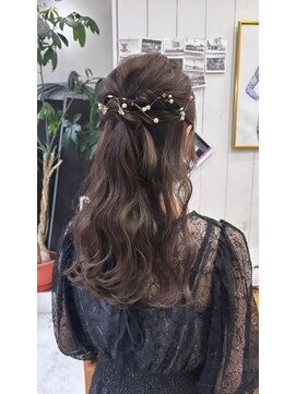 ベニス(VENICE) 綺麗めハーフアップ