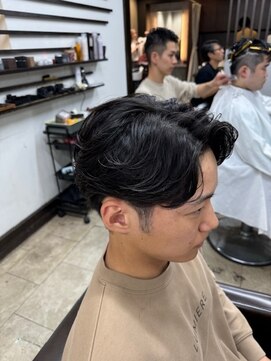 リレーションメンズヘアー(RELATION MEN'S HAIR) スパイキーショートブルーブラックセンター分けニュアンスパーマ