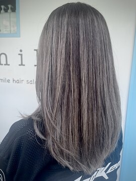 リマイル 西台店(remile) レイヤー×明るい白髪染め×縮毛矯正