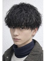 ロア(Roa.)&nbsp;縦落ちツイストスパイラルパーマ　メンズマッシュ