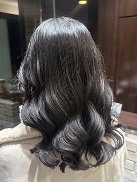 アメリ バイ アピッシュ(Amelie by apish) コテ巻き風パーマ韓国風パーマミディアムパーマ前髪パーマ