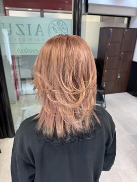 アイズ 本厚木(AIZU) レイヤーカット ピンクベージュ エンドカラー