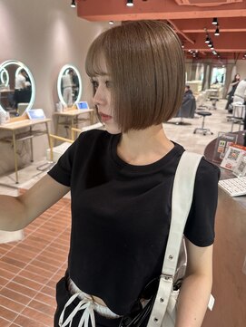 ヘアーアンドメイク ビス(HAIR&MAKE bis) ベージュカラー