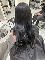ジーナ ガーデンズ千早(Zina)&nbsp;暗髪 ブルーブラック 千早 美容室 髪質改善 艶巻き