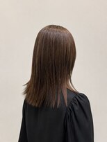ウミト(Umito)&nbsp;明るめベージュの切りっぱなしミディアム