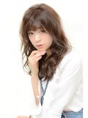 こなれウェーブでお色気ミディ