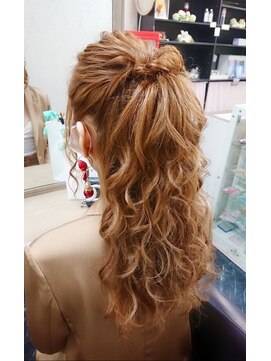 エヌエービー 池袋店(N.A.B.) ハーフアップ