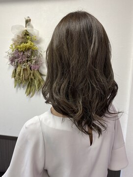 トイロ(TOIRO) アッシュブラウン【ブリーチ有】