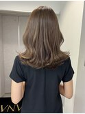 パールベージュ×外ハネミディアム