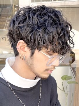 フィフス トウキョウ (fifth TOKYO) 韓国シャドウパーマフェザーパーマスパイキーショート