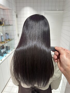 ロンドルーチェ 心斎橋(Lond luce) ダークアッシュ×ミディアムレイヤーカット［髪質改善縮毛矯正］