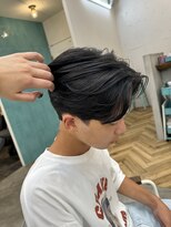 ロミー 本厚木(ROMMY.) フェザーショート 刈り上げセンターパート ホワイトブロンド