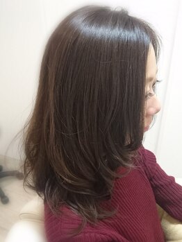 ウタリ ヘアーリラクゼーションアンドモア(うたり Hair Relaxation and More)の写真/人気の「ハホニコ」や「アミノ酸Tr」で髪質改善◎髪の内側からしっとりなめらかな艶髪に。