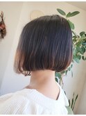 ワンレングス前下がりボブ