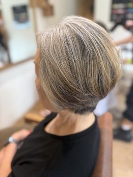 ラビアンフルール(La vie en Fleurs) ショートボブ