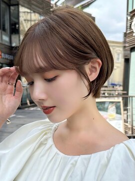 アマトウキョウスマートサロン(AMA TOKYO×Smart Salon) 刈り上げショート　韓国風巻き　小顔ショート