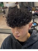スペインカール　ツイストスパイラル眉カットメンズパーマ