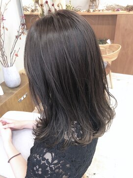 マロウ(mallow) 《花屋併設》モノクローム@20代30代40代@COTAトリートメント