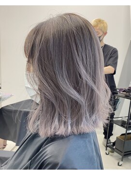 アライブ キチジョウジ(ALIVE Kichijoji) エアータッチバレイヤージュ白髪ぼかし/ケアブリーチハイライト