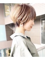 アンド ストーリーズ(&STORIES)&nbsp;大人可愛い前髪ありひし形耳掛けマッシュショートボブ30代40代