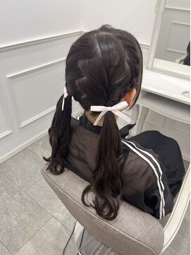 リルミー(Lilme) 【ヘアメ】清楚ガーリーさん＊編み込みおさげツイン＊新井