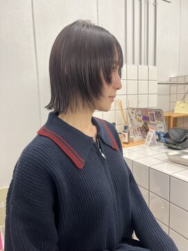 シーン(SCENE) マッシュショート ウルフレイヤー 前髪カット グレージュ 20代