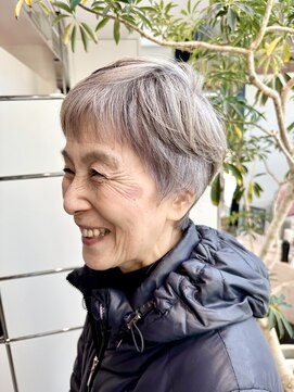 ステア ケース(stair case) 白髪ハイライト　70代　メンテナンス３ヶ月に一度