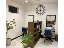 リズ(Liz)の雰囲気（セルフブローも仕切りがありプライベート感）