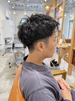 ジジ 宇都宮(Gigi)&nbsp;ブルーブラック/フェザーパーマ/刈り上げセンターパート/宇都宮