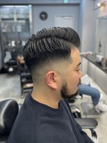 刈部倶楽舞&nbsp;サイドパート/スキンフェード　メンズ/バーバー/フェード