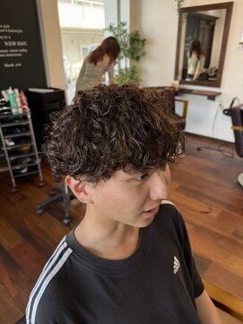 リレイス 四日市(RELACE) 四日市　レイヤーカット　髪質改善　縮毛矯正　メンズカット