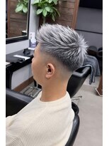 ランルコネ(ran rukone)&nbsp;シルバーカラーブリーチハイトーンフェードカット白髪ぼかし