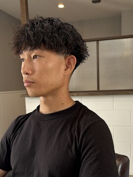 西本整髪 ツイストパーマ スキンフェード