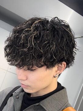 バイフィフス 原宿/表参道(by fifth) 原宿波巻きスパイラルパーマラウンドマッシュハイライトカラー