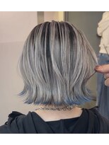 サロウィン 下北沢(SALOWIN)&nbsp;シルバーのシャドールーツにブルーのエンドカラー