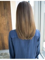 ローラン(ROULAND)&nbsp;フォイルヤージュセミロングで小顔ヘア