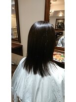 ククラ ヘアーデザイン バイ モーレ クオン(CuCuLa Hair design by molle × xuon) サラサラストレート