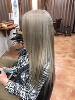 カルフール ロコ 草加西口店(Carrefour LOCO)&nbsp;外国人風パールホワイトカラー