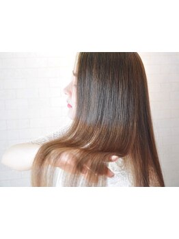 【髪質改善専門店】どんな癖毛でも理想的なナチュラルストレートに…質感、ツヤ感、手触りなど美髪へ導く