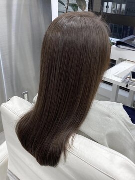 クレアトゥールウチノ(CREATEUR Uchino) 『ツヤ感グレージュ☆』