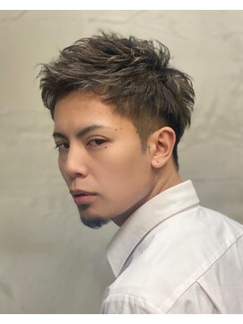 ルーツ(ROOTS) 男の色気をUPする刈り上げベリーショート