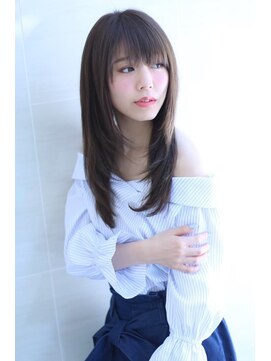 オーロ(ORO) 丸顔、ベース型さんにおすすめ前髪ありレイヤー